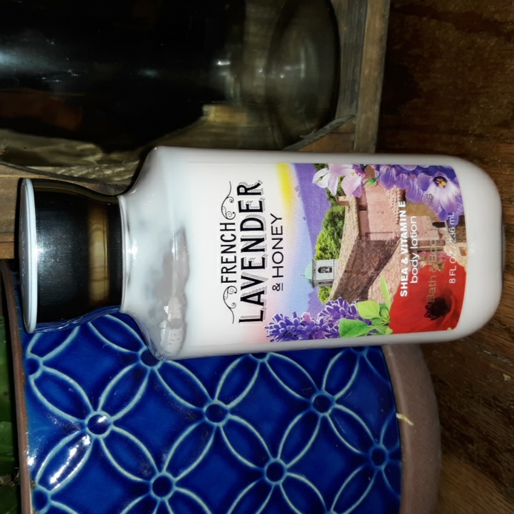 Bath & Body Works "French Lavender & Honey" Bodycare